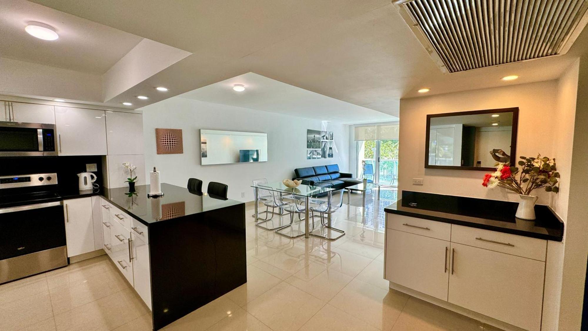 Sunny Isles, Beach Life! Parking Included ไมอามีบีช ภายนอก รูปภาพ