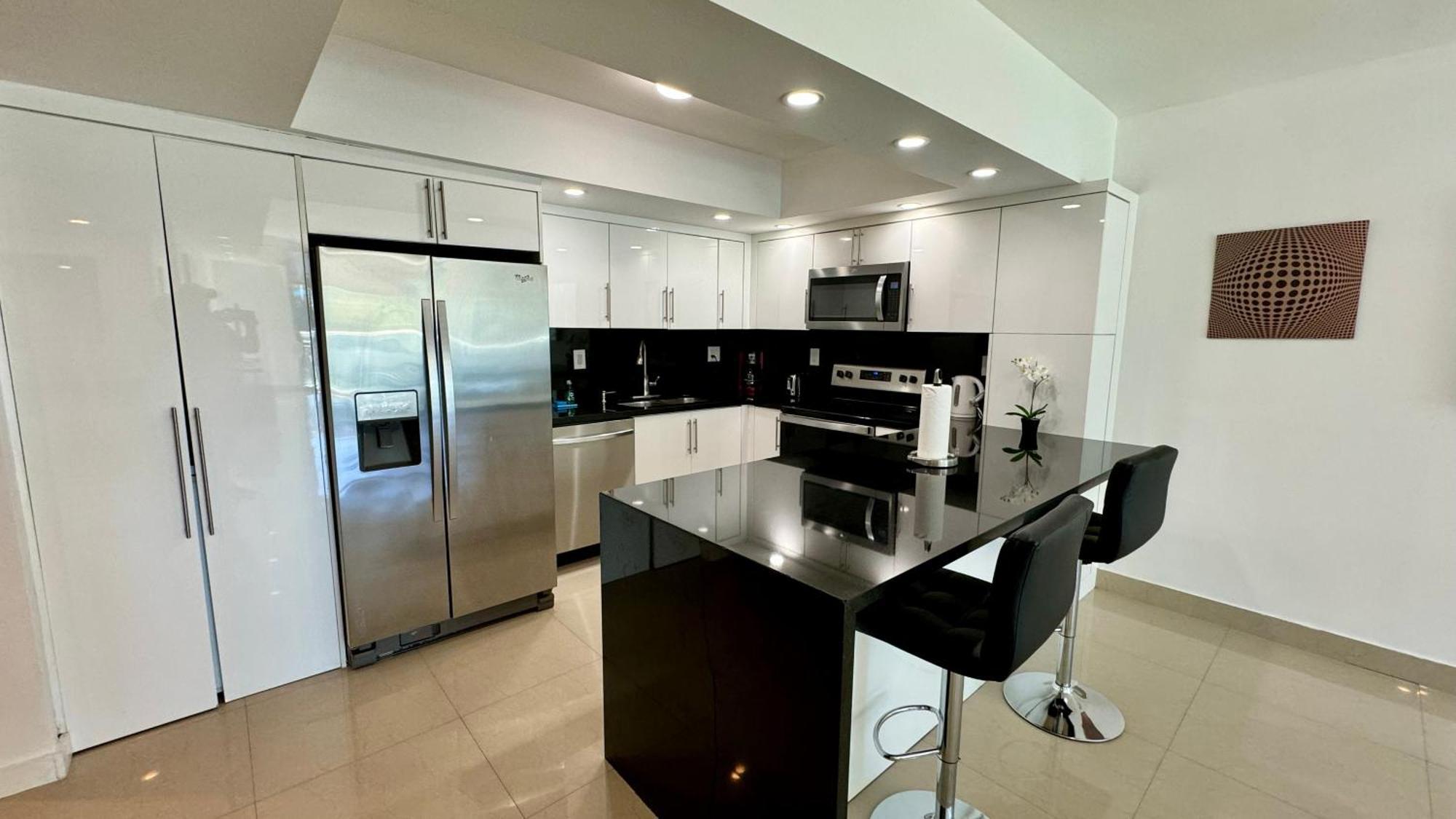 Sunny Isles, Beach Life! Parking Included ไมอามีบีช ภายนอก รูปภาพ