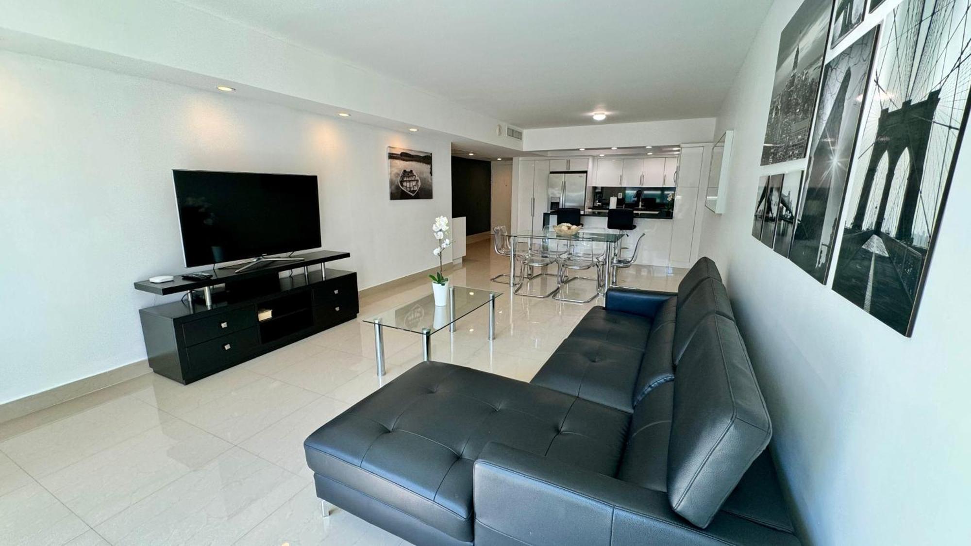 Sunny Isles, Beach Life! Parking Included ไมอามีบีช ภายนอก รูปภาพ